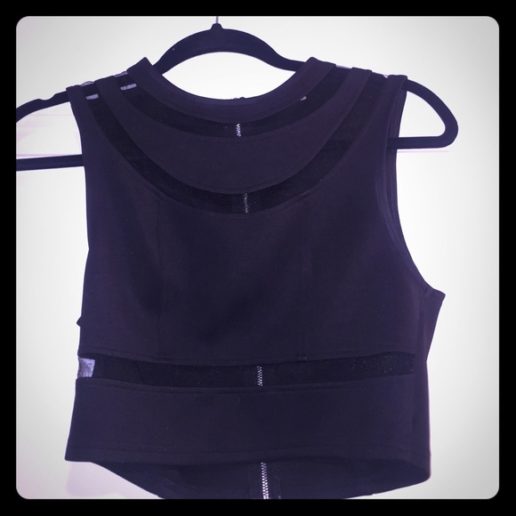 Crop top