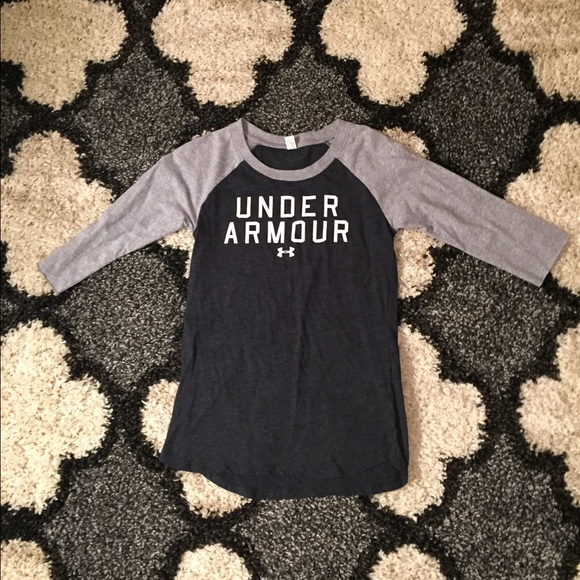 Under Armour Tops - Under armour baseball tee.