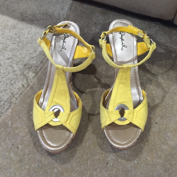 Yellow wedges