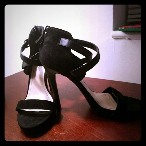 Shoes - Picture 1 of 3