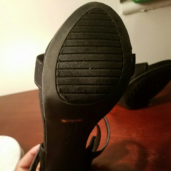 Shoes - Picture 3 of 3