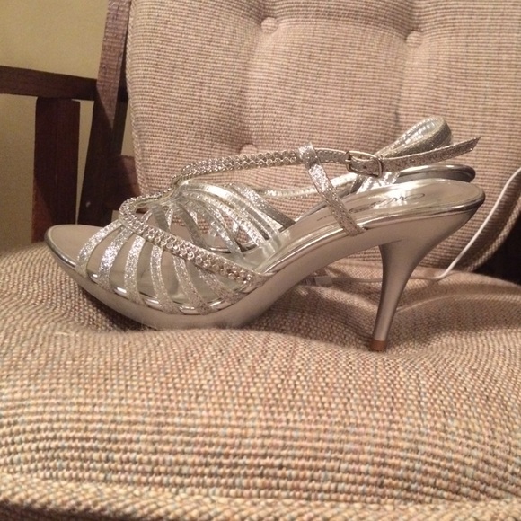 High heels - Picture 3 of 3