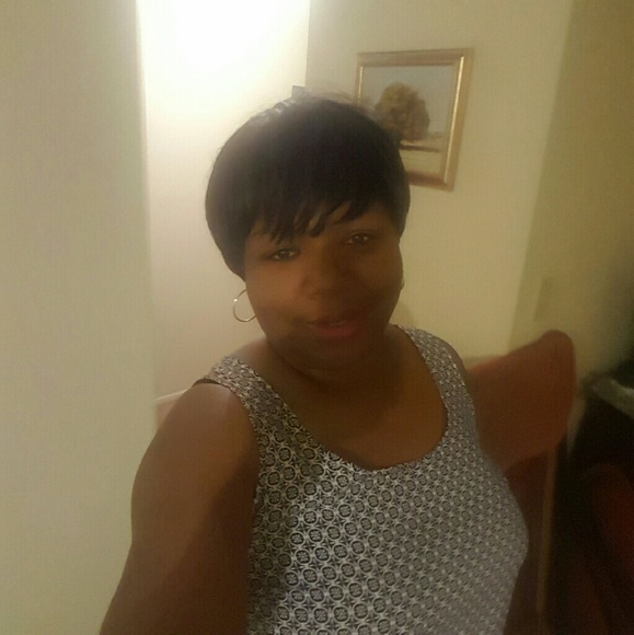 Meet your Posher, Erica - Picture 1 of 1