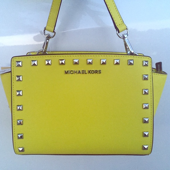 Michael Kors Selma Stud Medium Crossbody Canary