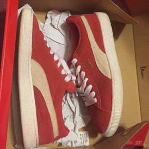 Puma Sneakers size 6.5 juniors