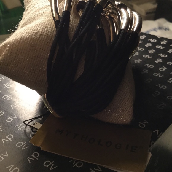 💋SOLD💋Mythologie Crystal Bracelet💋SOLD💋 - Picture 4 of 4