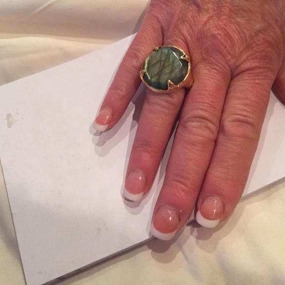 Brand new Melinda Maria Ring! - Picture 3 of 3