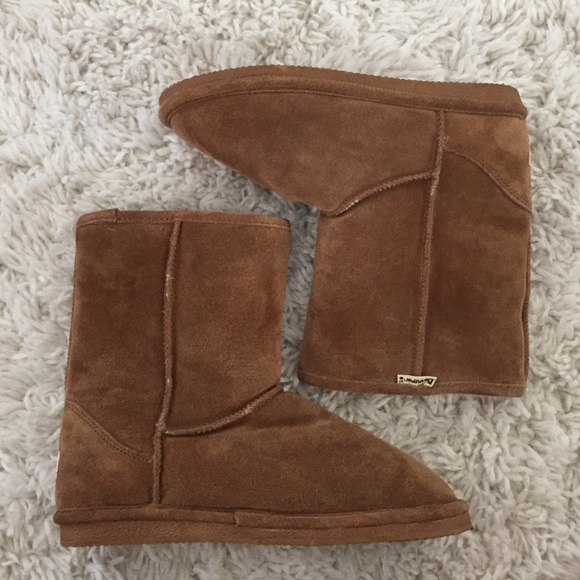 Bearpaw tan boots