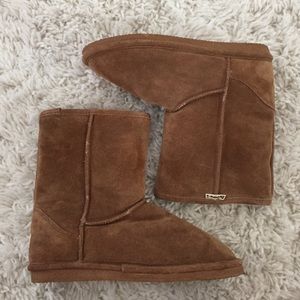 Bearpaw tan boots