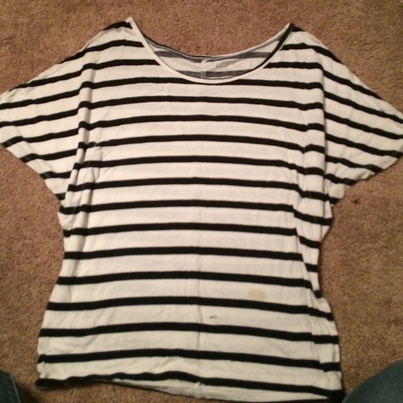 Black and white summer tee.