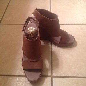Vince Camuto brown wedges size 7