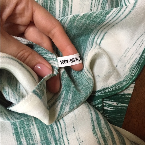 High waisted, knee length, pleated skirt - Picture 4 of 4