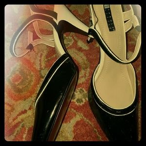 Size 9M Carol Little "Caitltn" black & white pumps