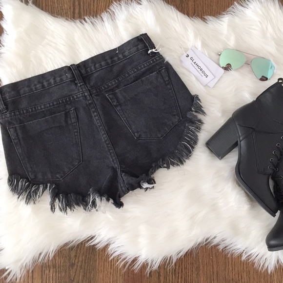 Glamorous Brand distressed faded black shorts - Picture 3 of 3