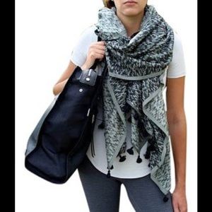 Lululemon oversized scarf