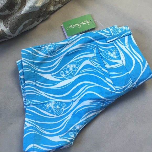 Lilly Pulitzer Callahan Short NWT PRICE FIRM - Picture 3 of 3
