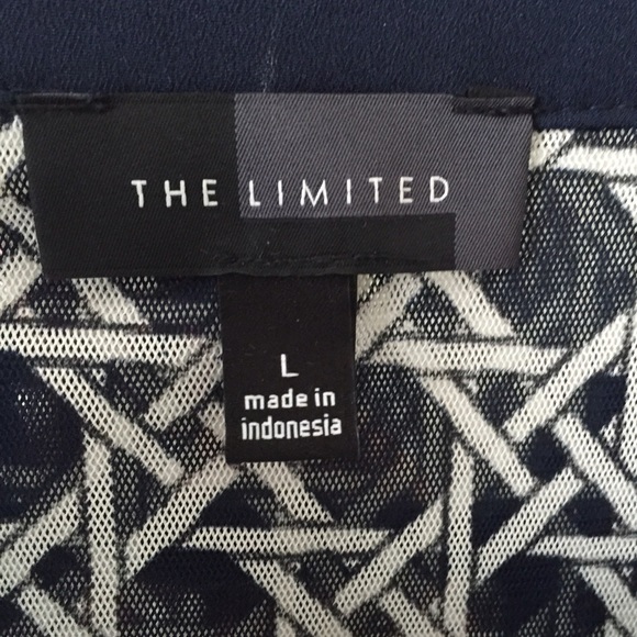 NWOT Limited sleeveless geometric top - Picture 4 of 4