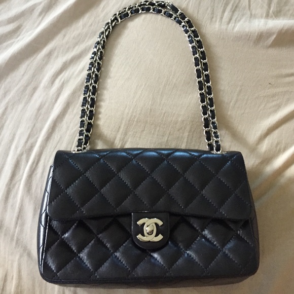 CHANEL DOUBLE FLAP BAG