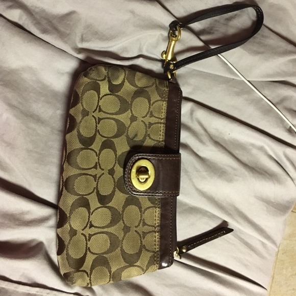 Coach Handbags - Coach Clutch