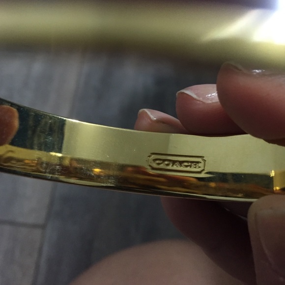 NWOT Coach bangle bracelet in gold tone. - Picture 3 of 3