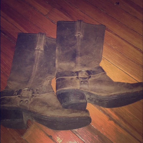 we love a harness 12r unboxing @mecahwirht 🤎 #frye  Frye Boots Harness 12R Tan