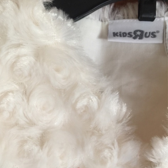 NWT Pretty Elegant Kids R Us Fur Vest 3T - Picture 2 of 3