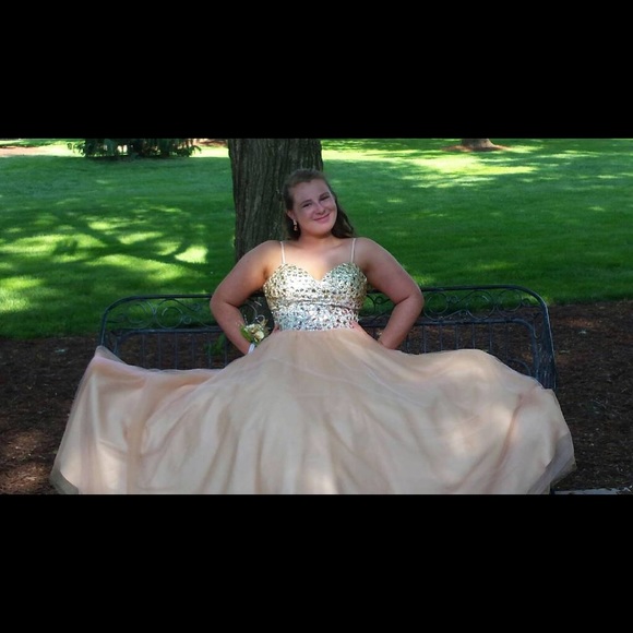 Prom dress coarsest back - Picture 2 of 3