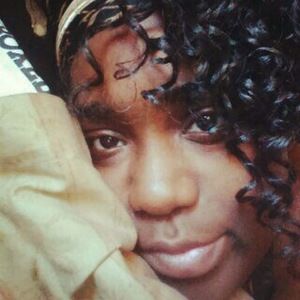 Meet your Posher, Monifia