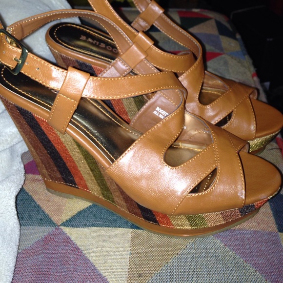 Bamboo tan shoes size 7