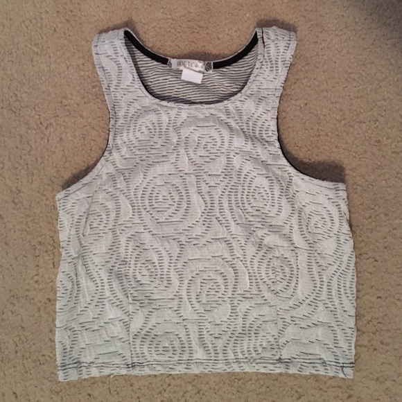 crop top