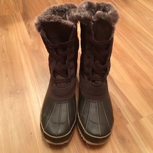 Bass fur lined duck boots. Brand new sz 7