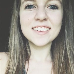 Meet your Posher, Abbey