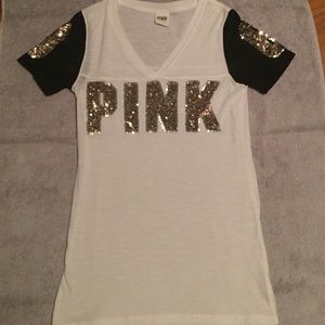 VS PINK V-neck T