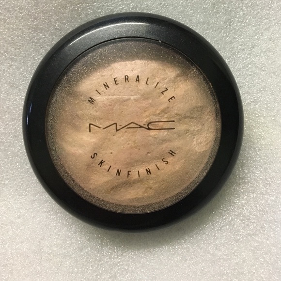 Mac Mineralize Skin Finish