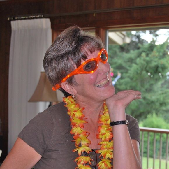 Meet your Posher, Phyllis - Picture 1 of 1