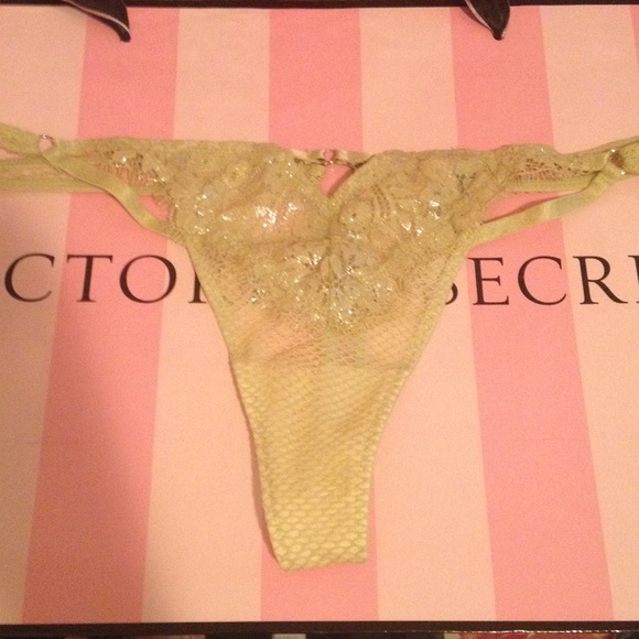 🎀NWT VS Matching Thong!