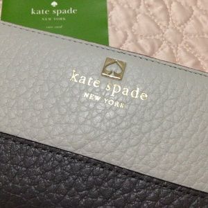 NEW! Kate Spade Wallet Wristlet Gray
