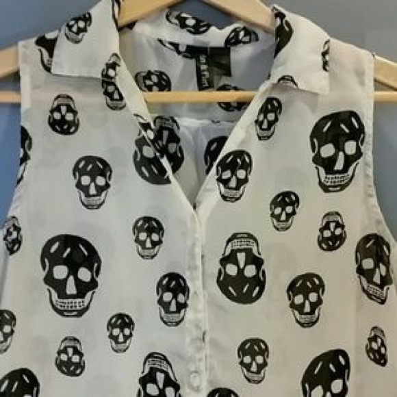 Skull Hi Lo blouse