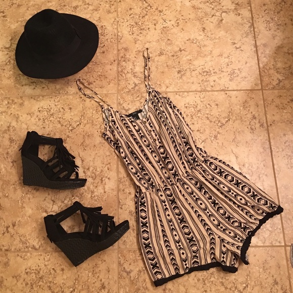 Forever 21 Tan and black boho romper