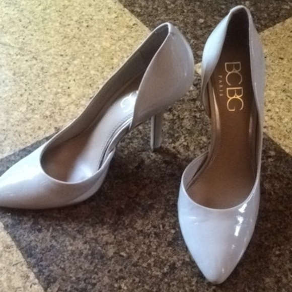 BCBG beige pointed toe heels