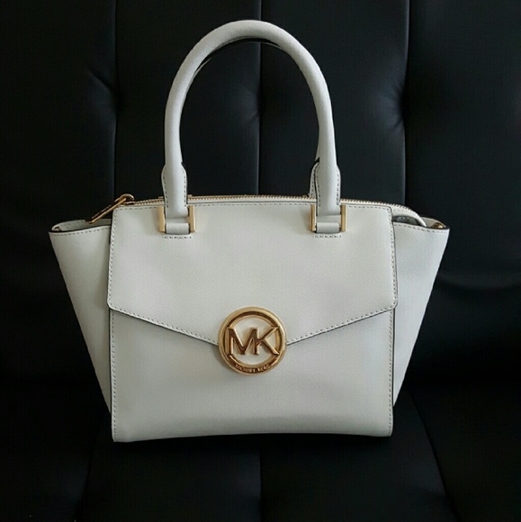 Michael Kors Handbags - Mk satchel Hudson Medium white crossbod Brand new