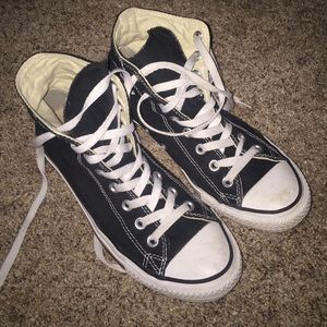 BLACK HIGH TOP CONVERSE