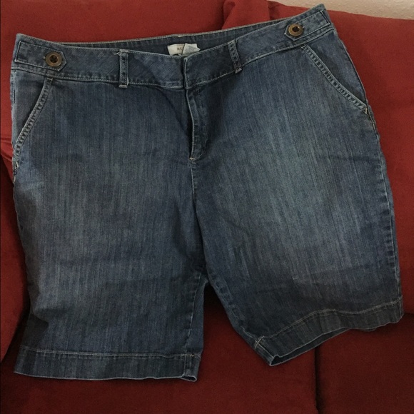 DENIM CAPRI'S