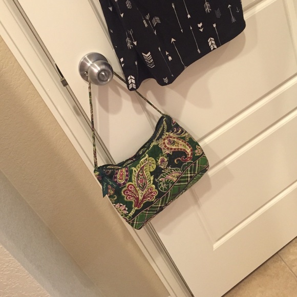Vera Bradley green print purse! Excellent cond. - Picture 1 of 4