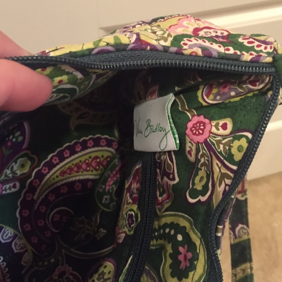 Vera Bradley green print purse! Excellent cond. - Picture 4 of 4