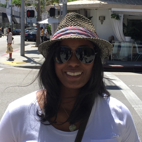 Meet your Posher, Gabby - Picture 1 of 1