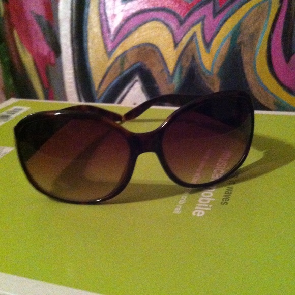 Michael Kors Accessories - MK Sunnies