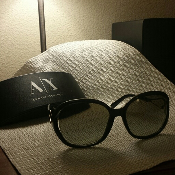 Nwt Armani Exchange sunnies with case and cloth