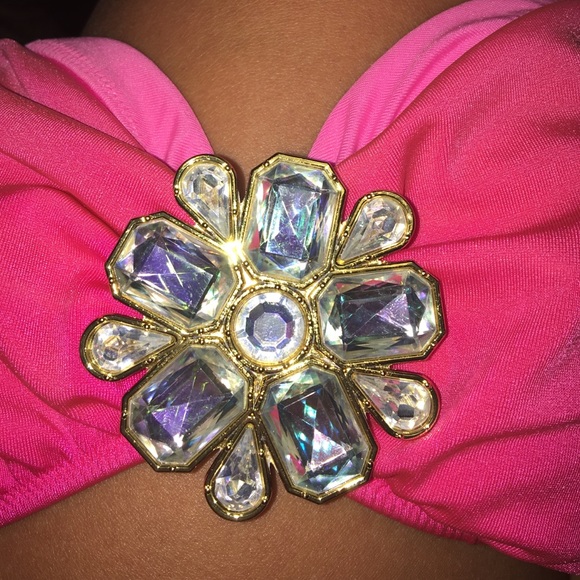 Medium Victoria's Secret strapless swimsuit top - Picture 4 of 4