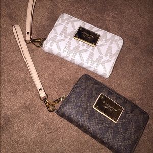 Michael Kors Wallet **BROWN UNAVAILABLE**